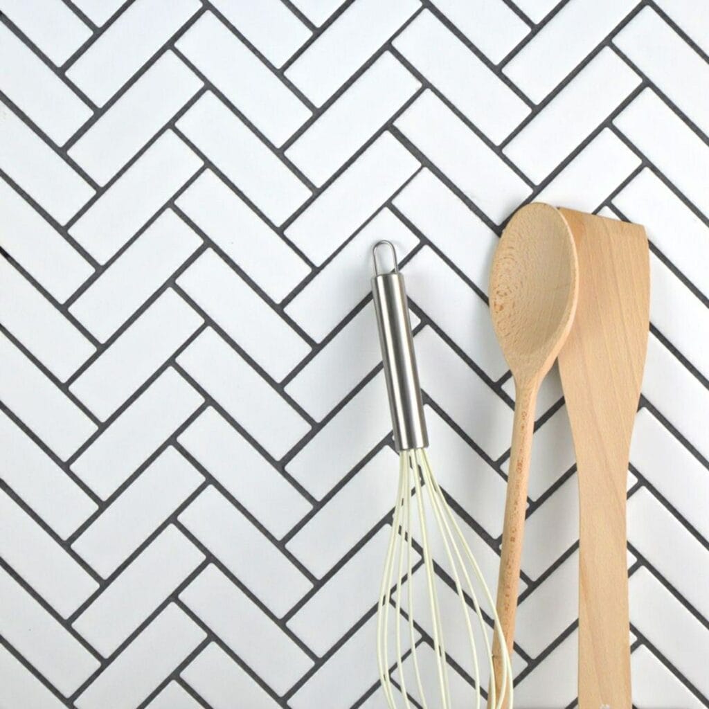 pixel herringbone white matt 22x73 1